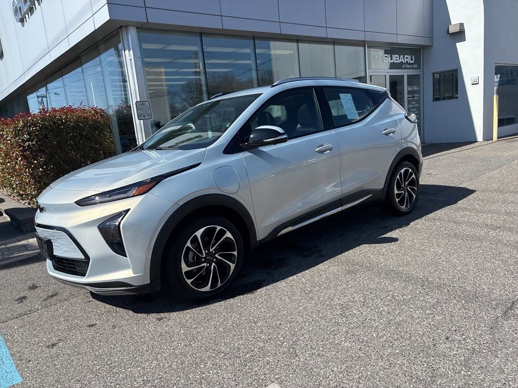 Used 2022 Chevrolet Bolt EUV Premier w/ Sun & Sound Package image 5