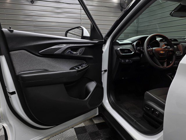 Used 2022 Chevrolet TrailBlazer LT AWD/4WD image 30