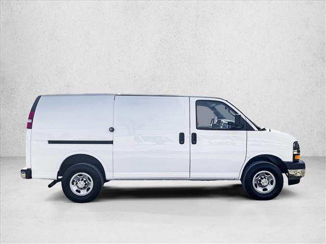 Used 2022 Chevrolet Express 2500 w/ Driver Convenience Package image 4