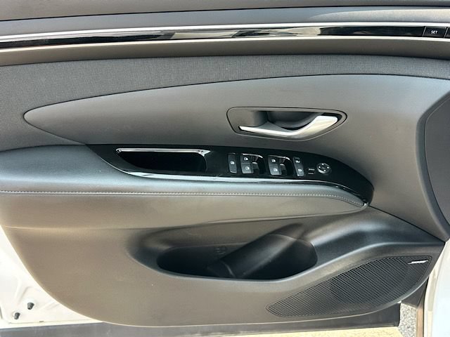 Used 2022 Hyundai Tucson Limited AWD/4WD image 17
