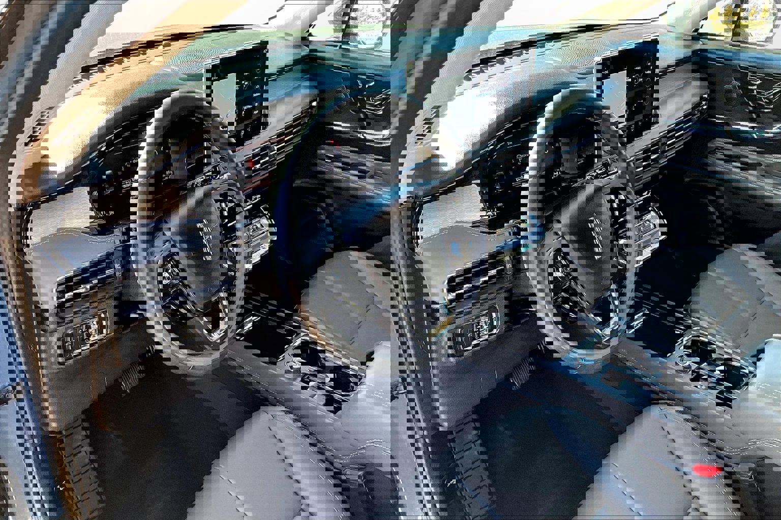 Used 2023 Lincoln Corsair AWD image 19