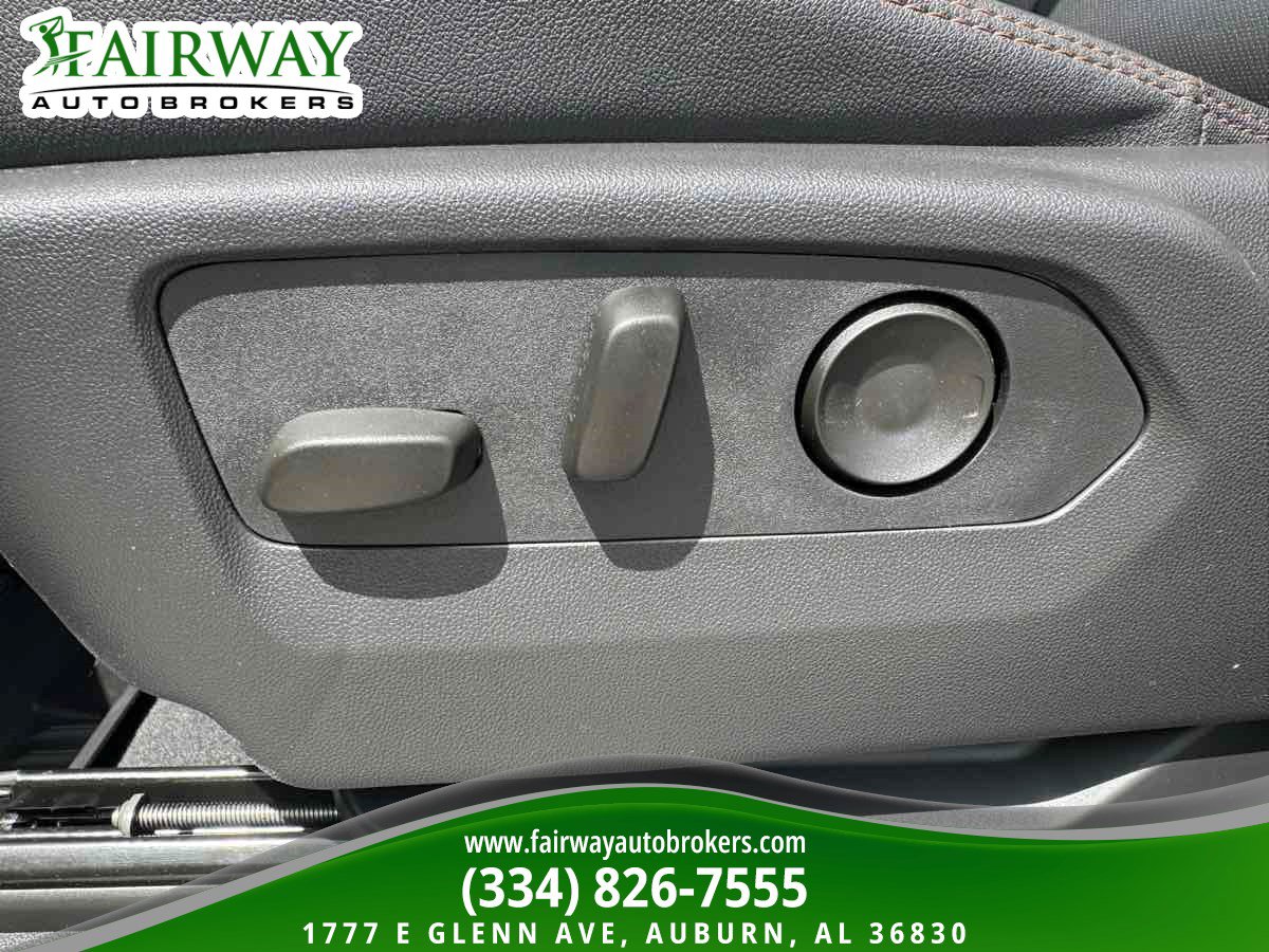 Used 2025 GMC Sierra 2500 AT4 w/ Technology Package image 16