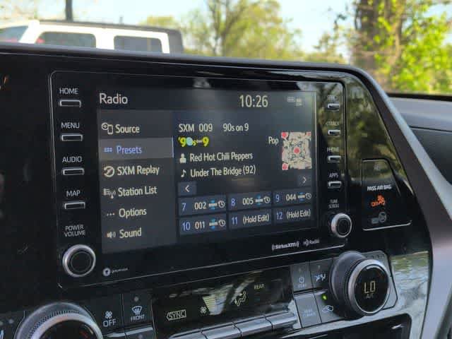 Used 2022 Toyota Highlander XLE image 30