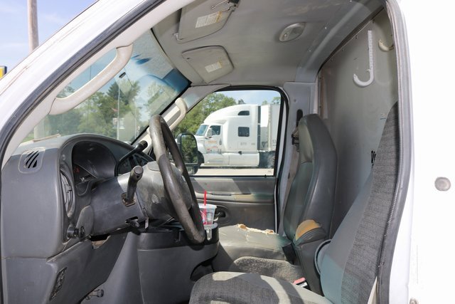 Used 2004 Ford E-350 and Econoline 350 Super Duty image 6