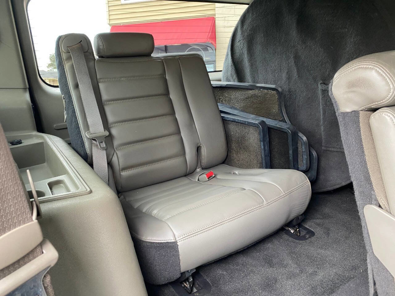 Used 2003 HUMMER H2 w/ Preferred Equipment Group image 27