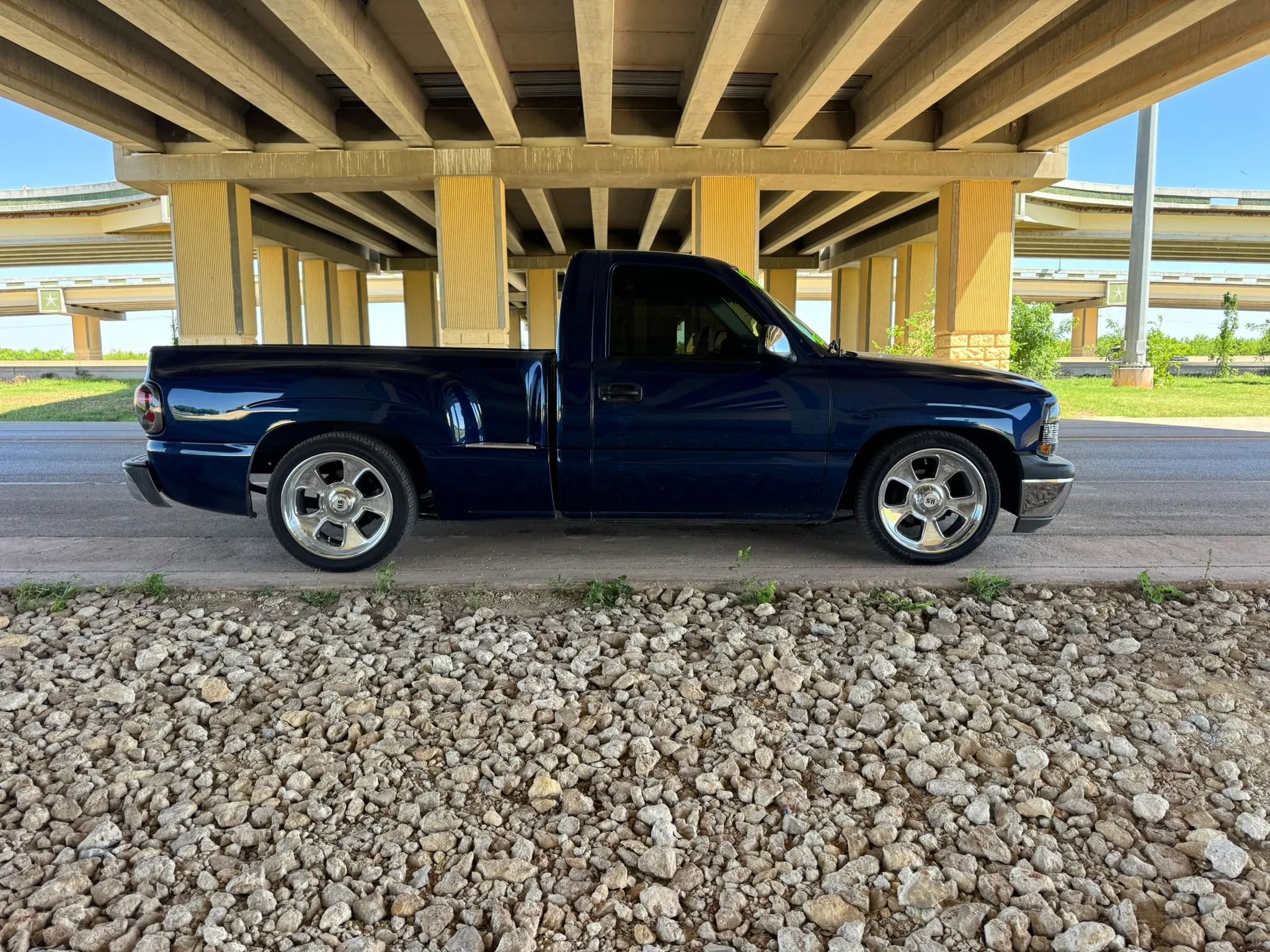 Used 2001 Chevrolet Silverado 1500 LS RWD image 2