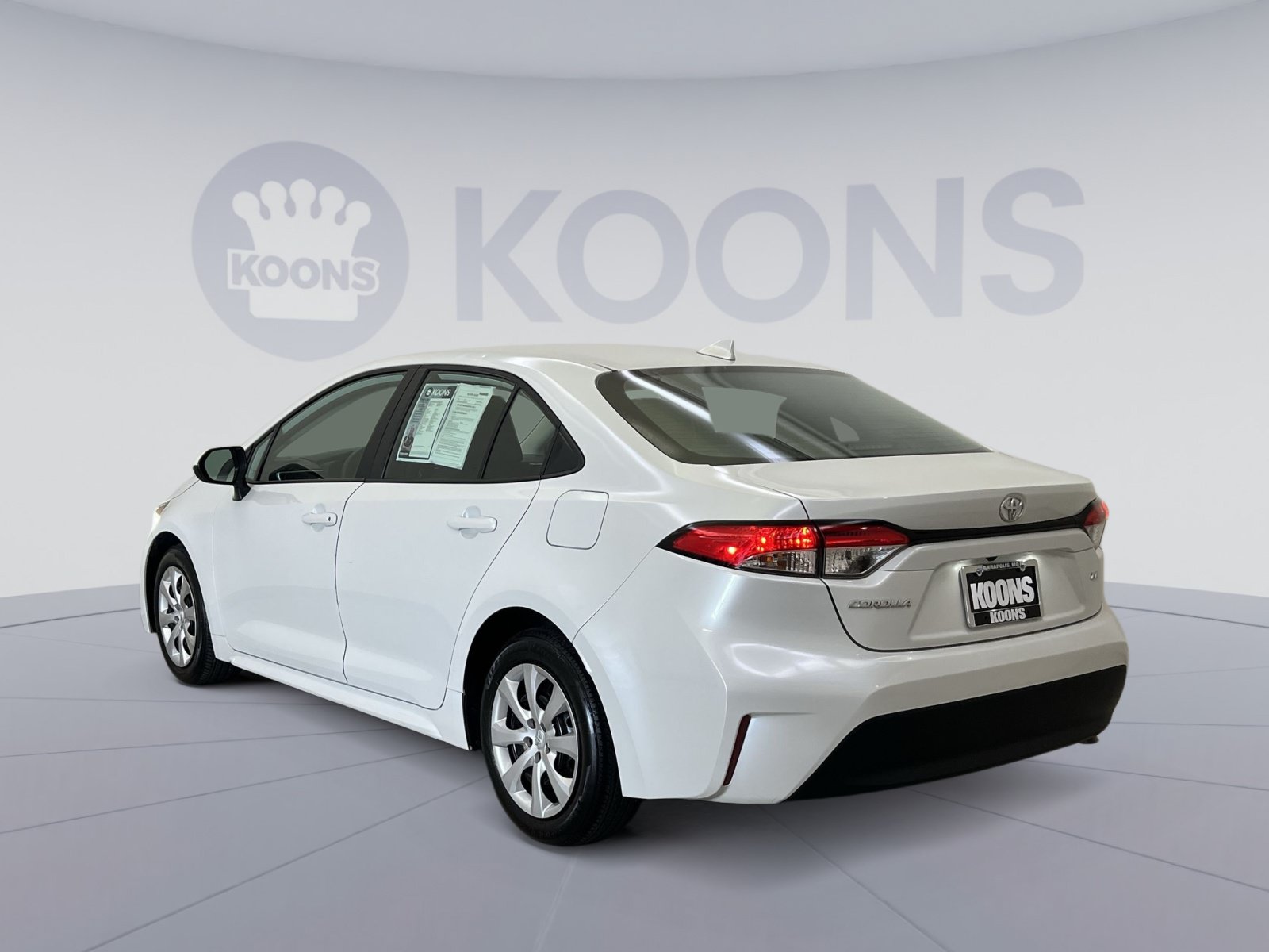 Used 2025 Toyota Corolla LE FWD image 4