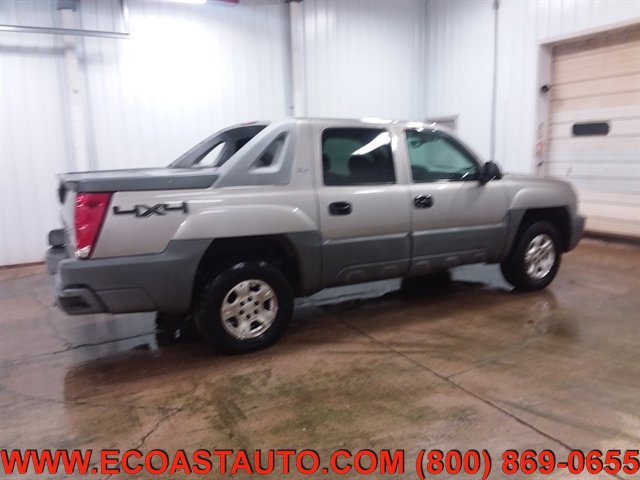 Used 2002 Chevrolet Avalanche 4x4 w/ Off-Road Suspension Pkg image 2