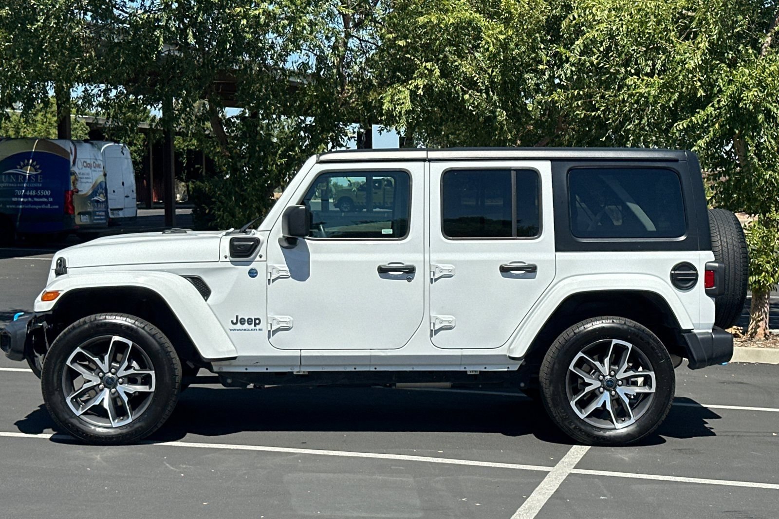Used 2024 Jeep Wrangler Unlimited AWD/4WD image 14