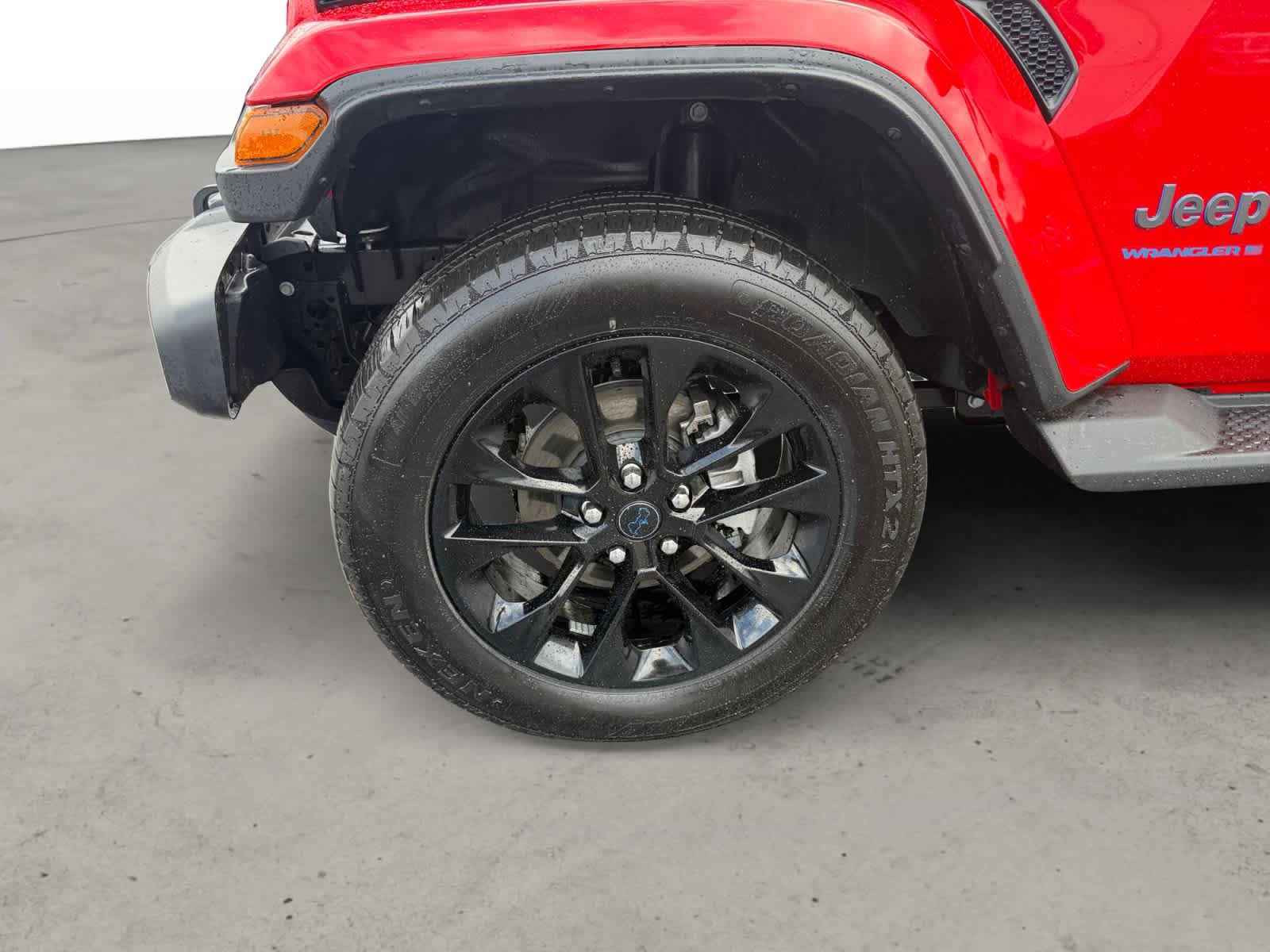 Used 2025 Jeep Wrangler Sahara image 9