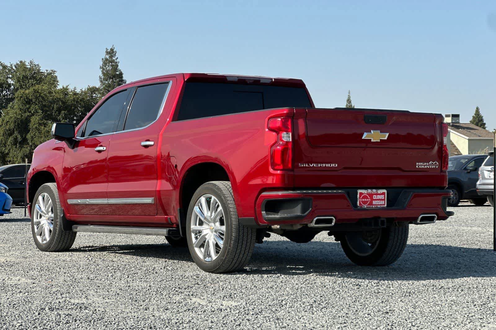 Used 2023 Chevrolet Silverado 1500 High Country w/ High Country Premium Package AWD/4WD image 7
