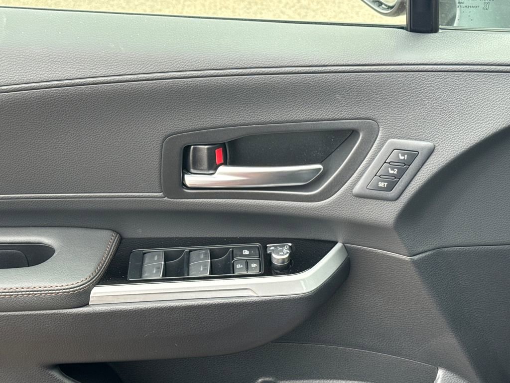 New 2026 Toyota Sienna Platinum image 36