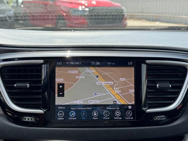 Used 2020 Chrysler Pacifica Touring-L Plus FWD image 19