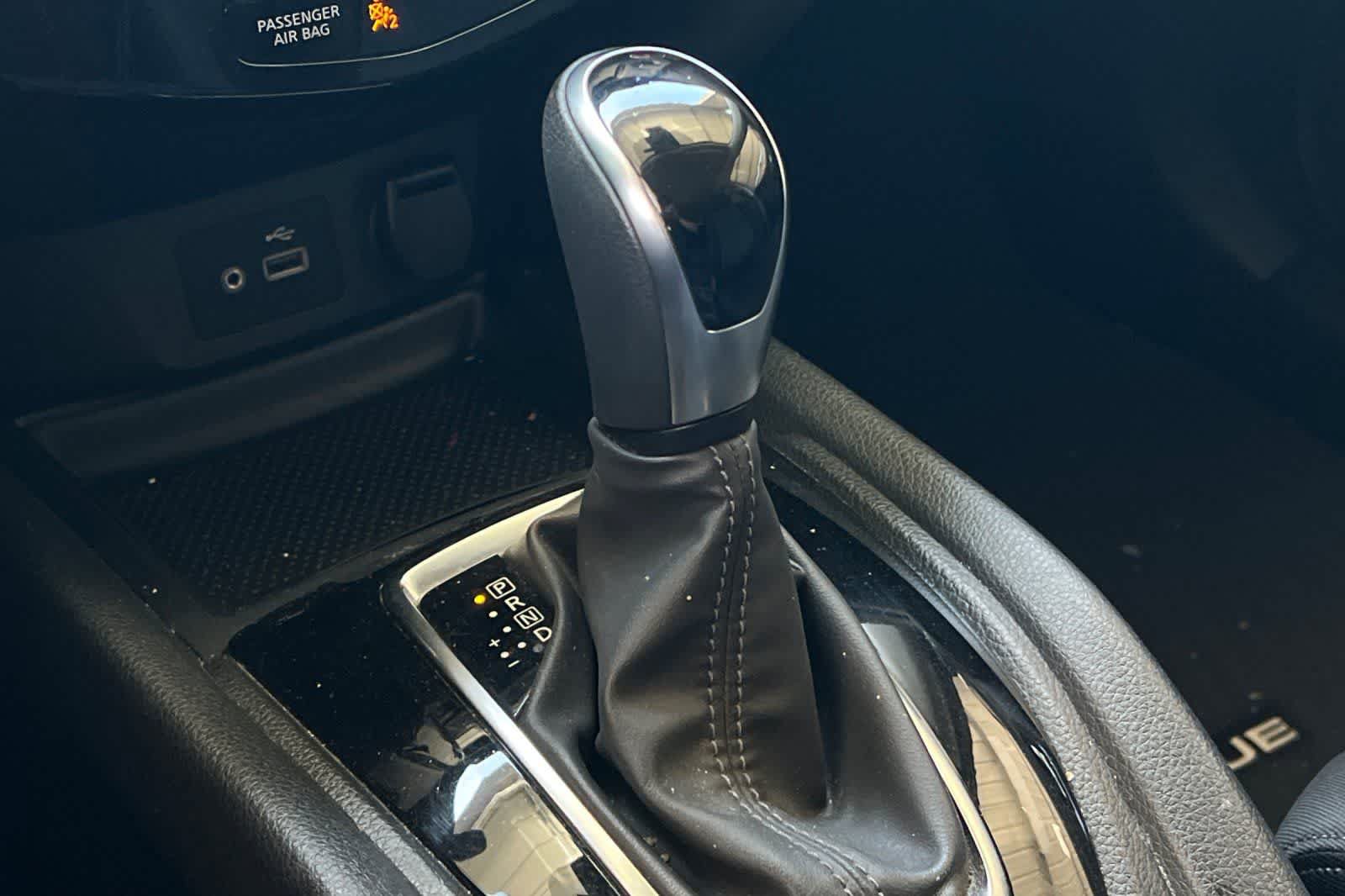 Used 2019 Nissan Rogue S w/ Special Edition Package FWD image 22