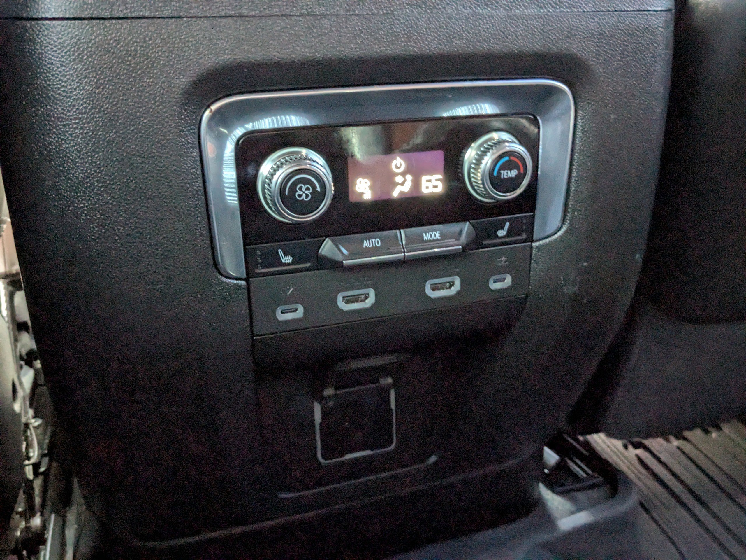 Used 2023 GMC Yukon XL Denali Ultimate image 16