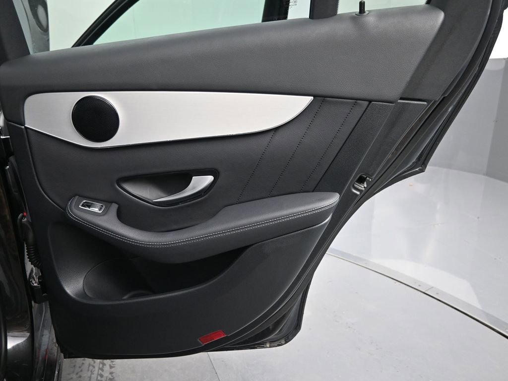 Used 2022 Mercedes-Benz GLC 300 image 21