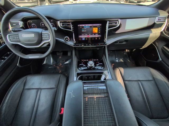 Certified 2022 Jeep Wagoneer Series III w/ Premium Group I AWD/4WD image 18