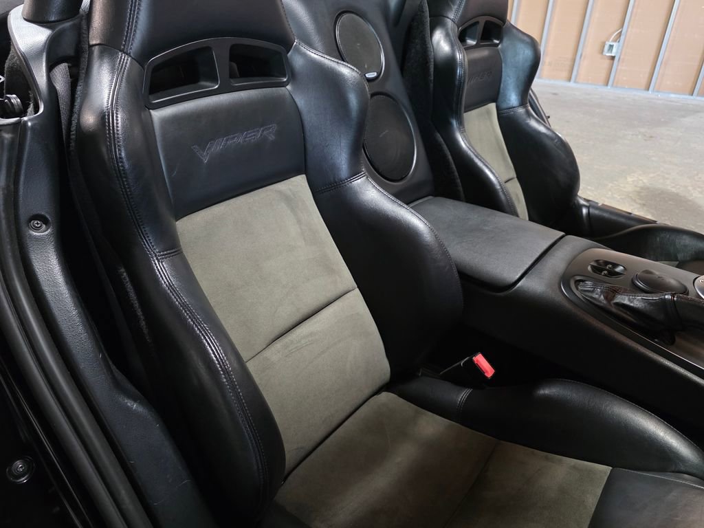 Used 2004 Dodge Viper SRT-10 RWD image 14