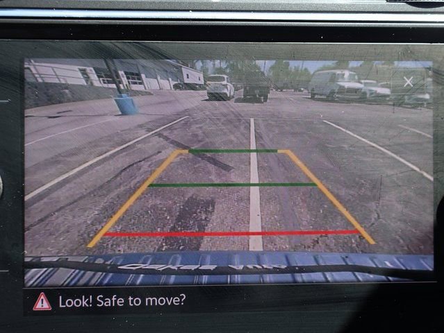 Used 2021 Volkswagen Tiguan SE R-Line image 21