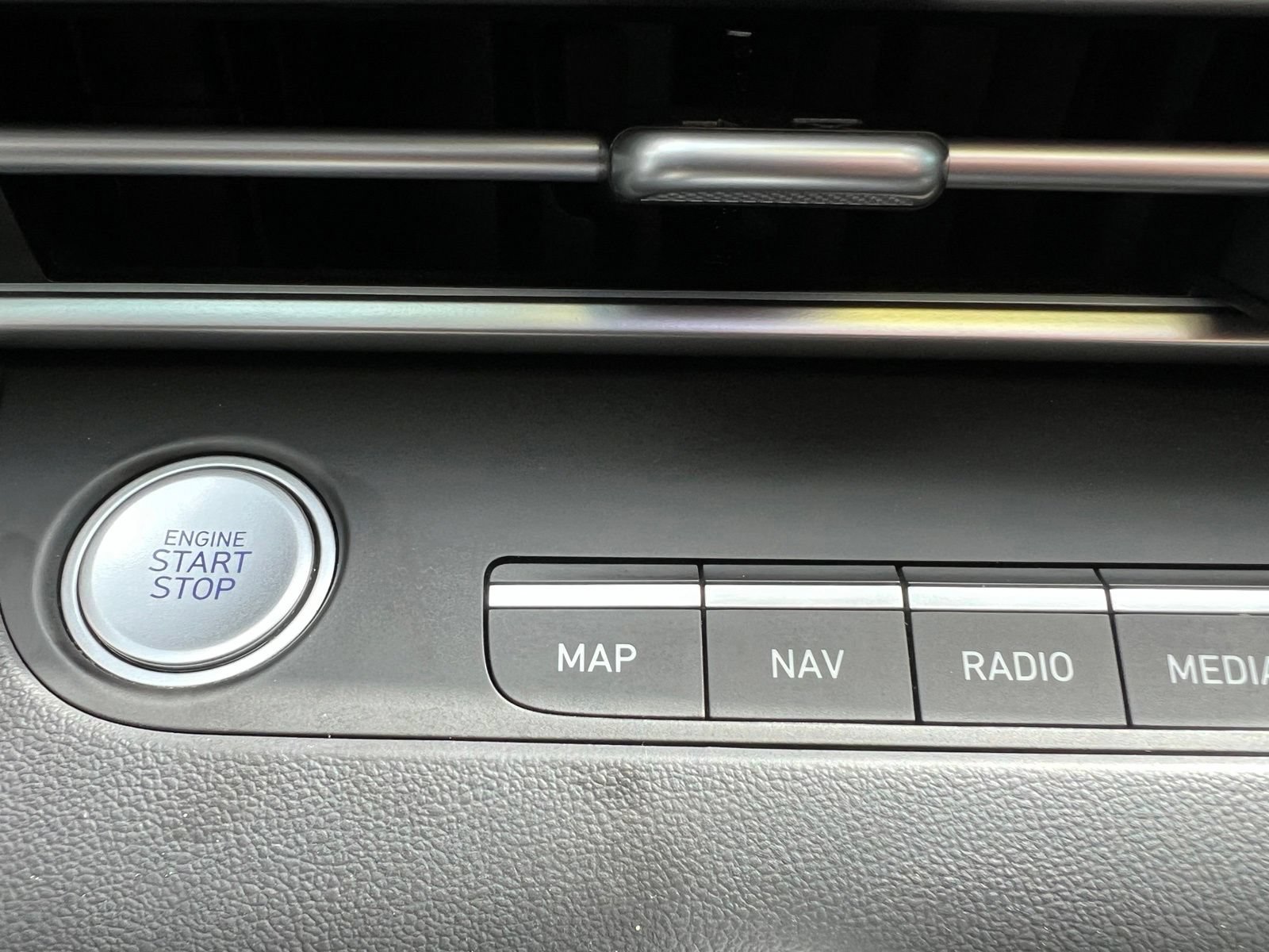 Used 2023 Hyundai Elantra Limited FWD image 38