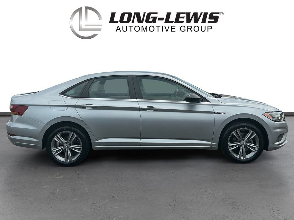 Used 2019 Volkswagen Jetta R-Line w/ R-Line Cold Weather Package FWD image 8