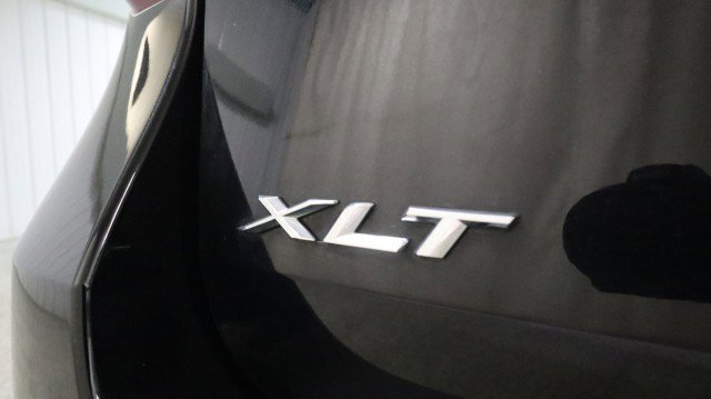 Used 2021 Ford Explorer XLT w/ Equipment Group 202A AWD/4WD image 23