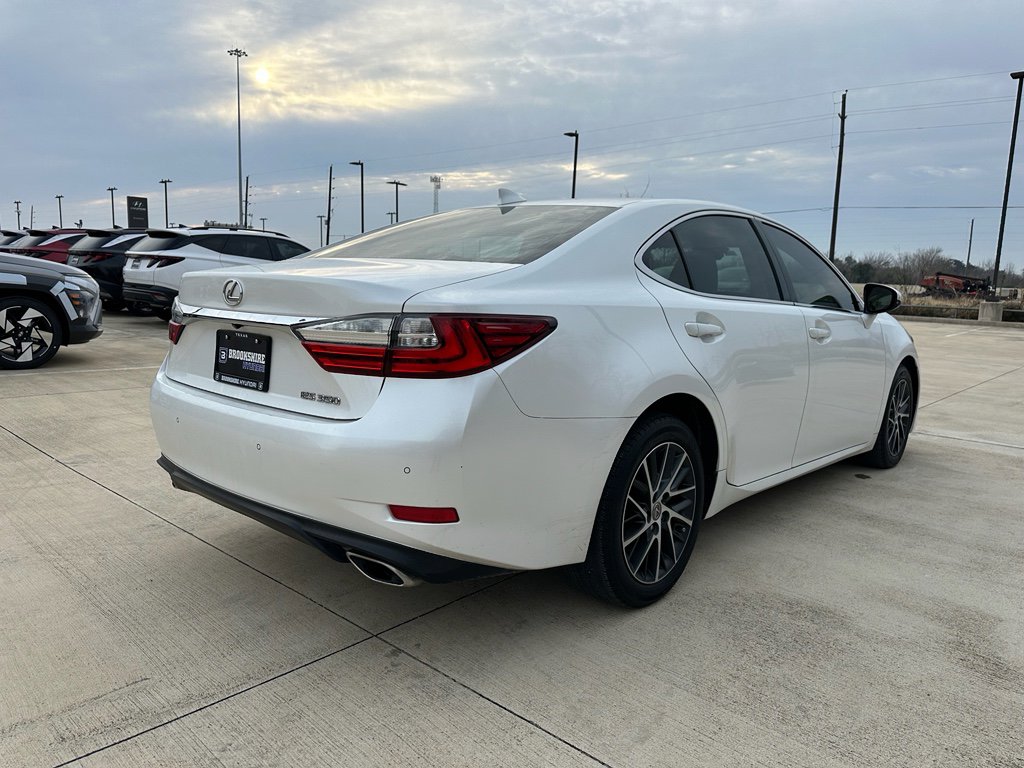 Used 2018 Lexus ES 350 w/ Luxury Package w/Wood Trim image 5