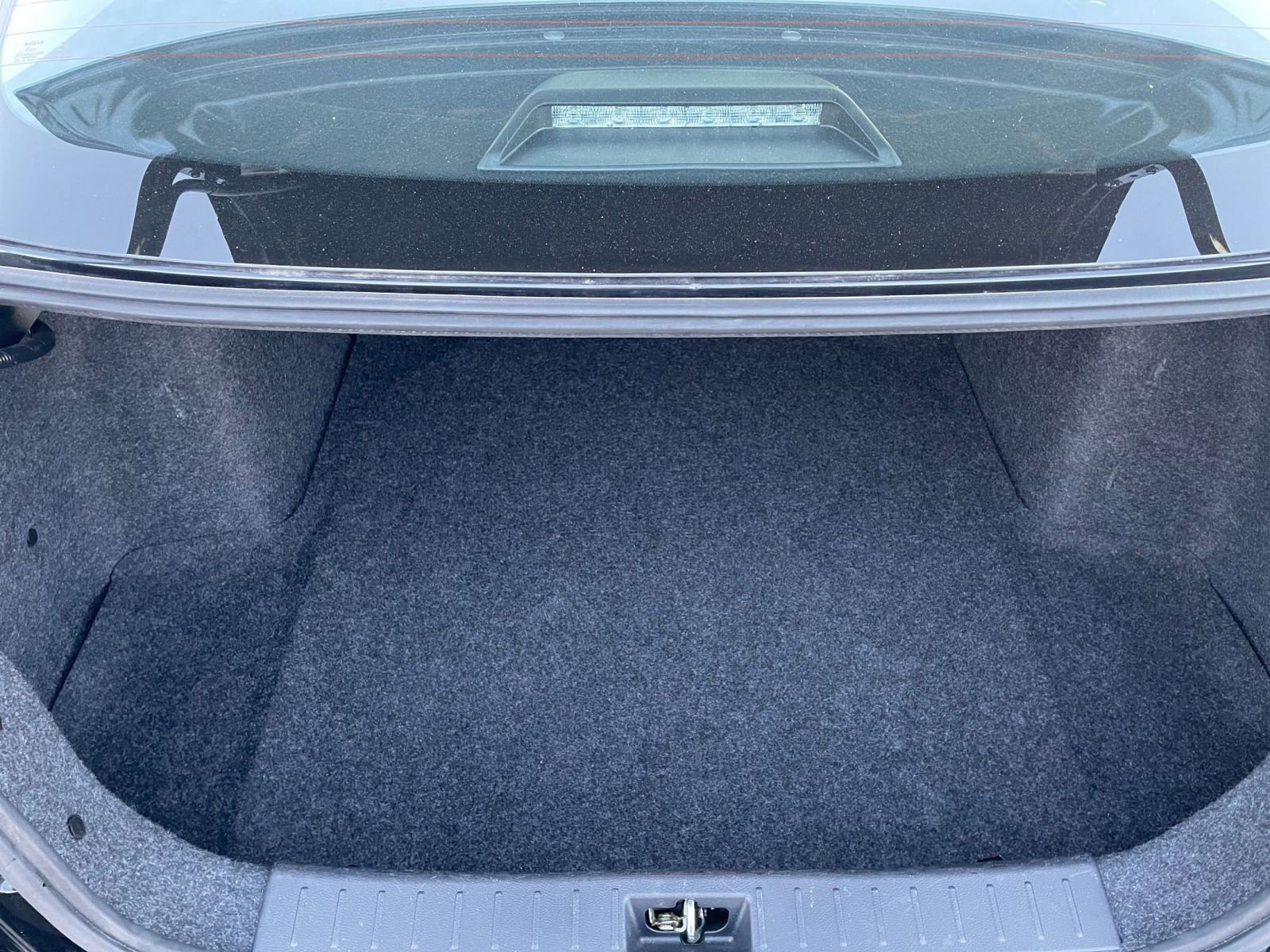 Used 2025 Nissan Versa SV image 29