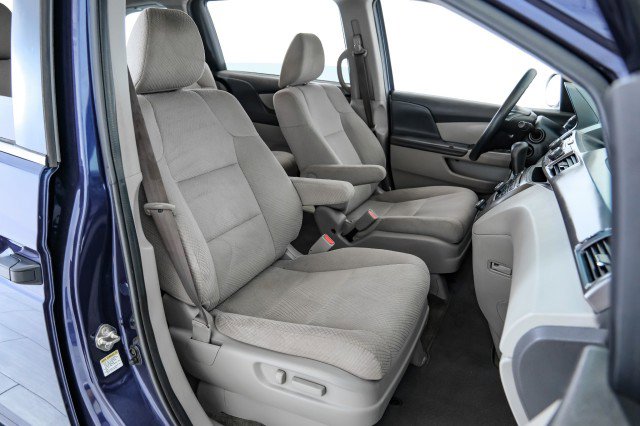 Used 2015 Honda Odyssey LX image 29
