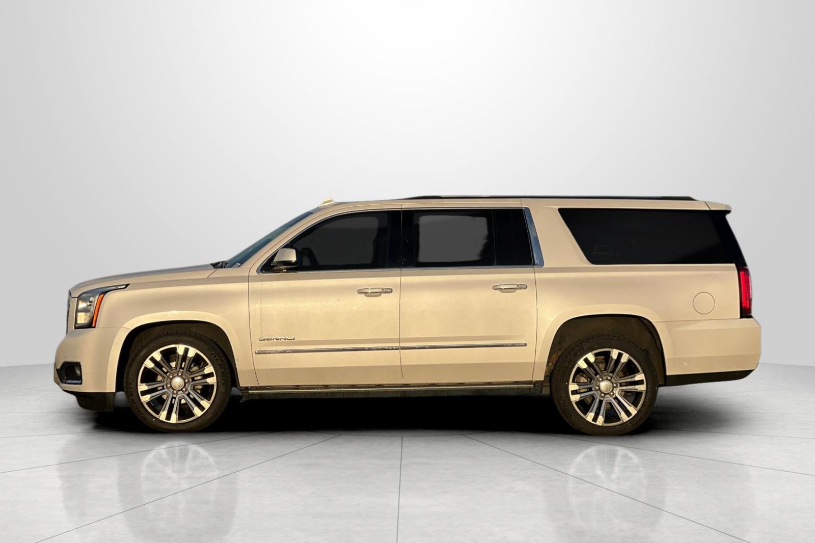 Used 2018 GMC Yukon XL Denali w/ Denali Ultimate Package image 8