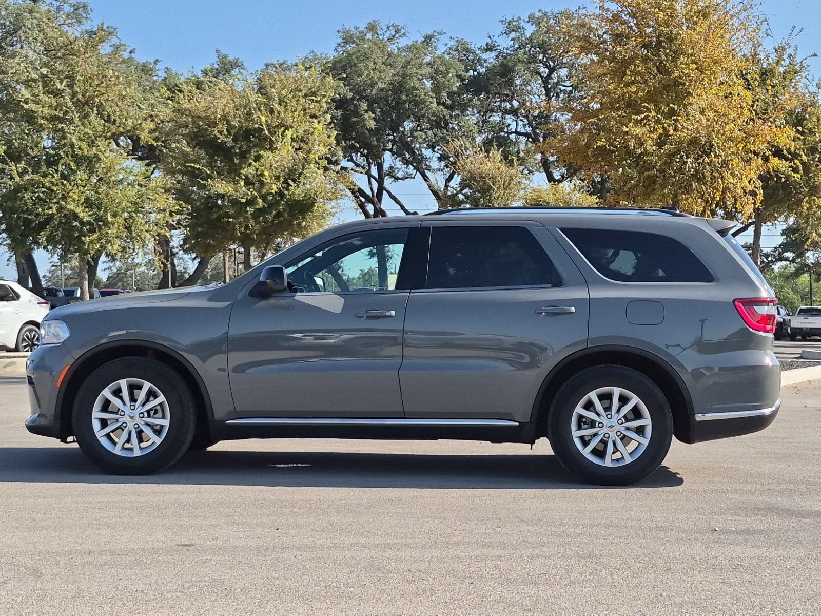 Used 2023 Dodge Durango SXT Launch Edition RWD image 2