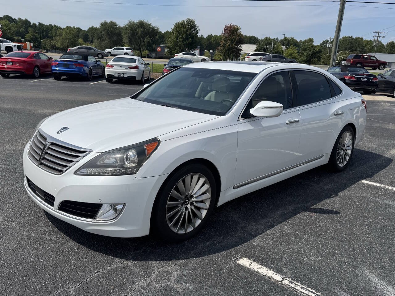 Used 2014 Hyundai Equus Signature RWD image 3