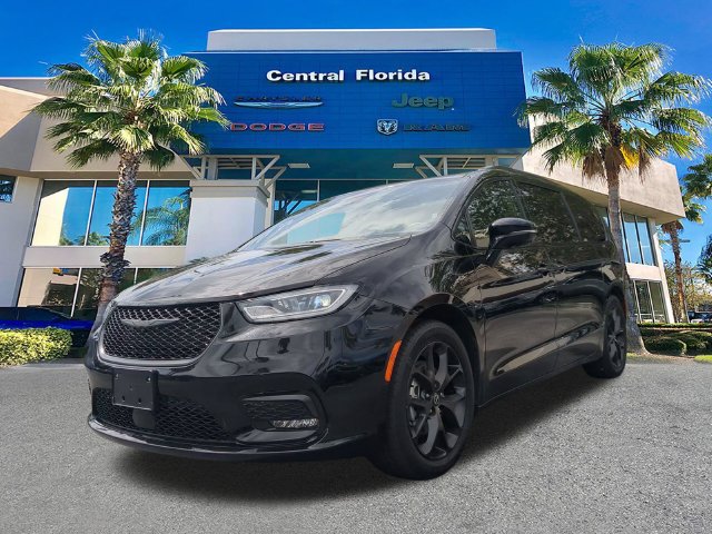 Used 2025 Chrysler Pacifica Limited FWD image 9