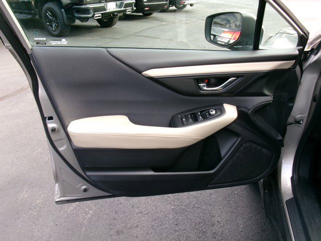 Used 2020 Subaru Outback Premium image 16