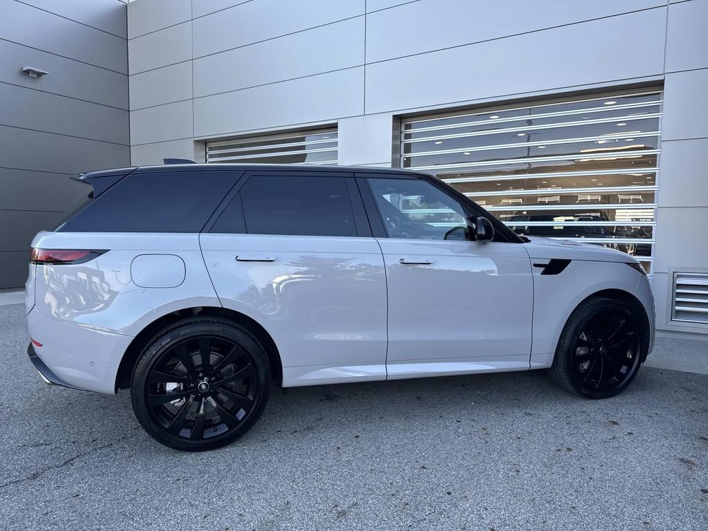 Certified 2025 Land Rover Range Rover Sport Dynamic SE AWD/4WD image 8