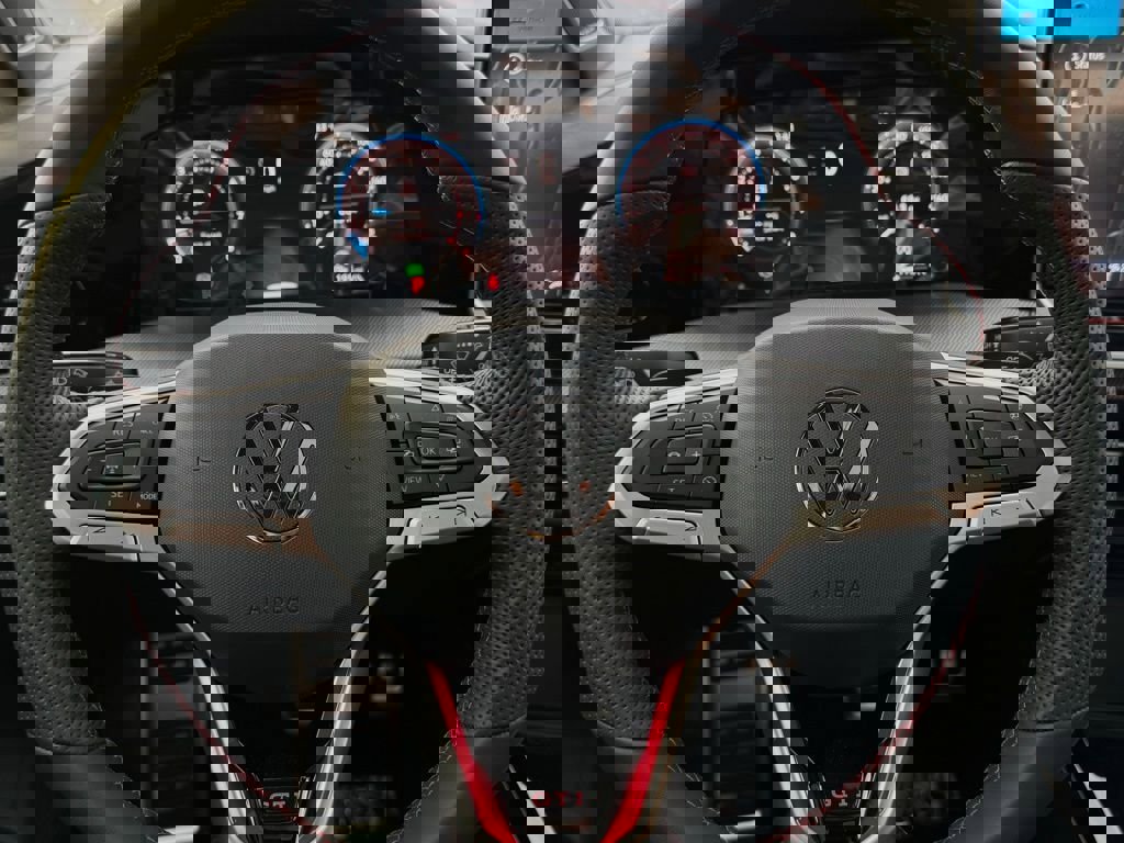 New 2025 Volkswagen GTI SE image 30
