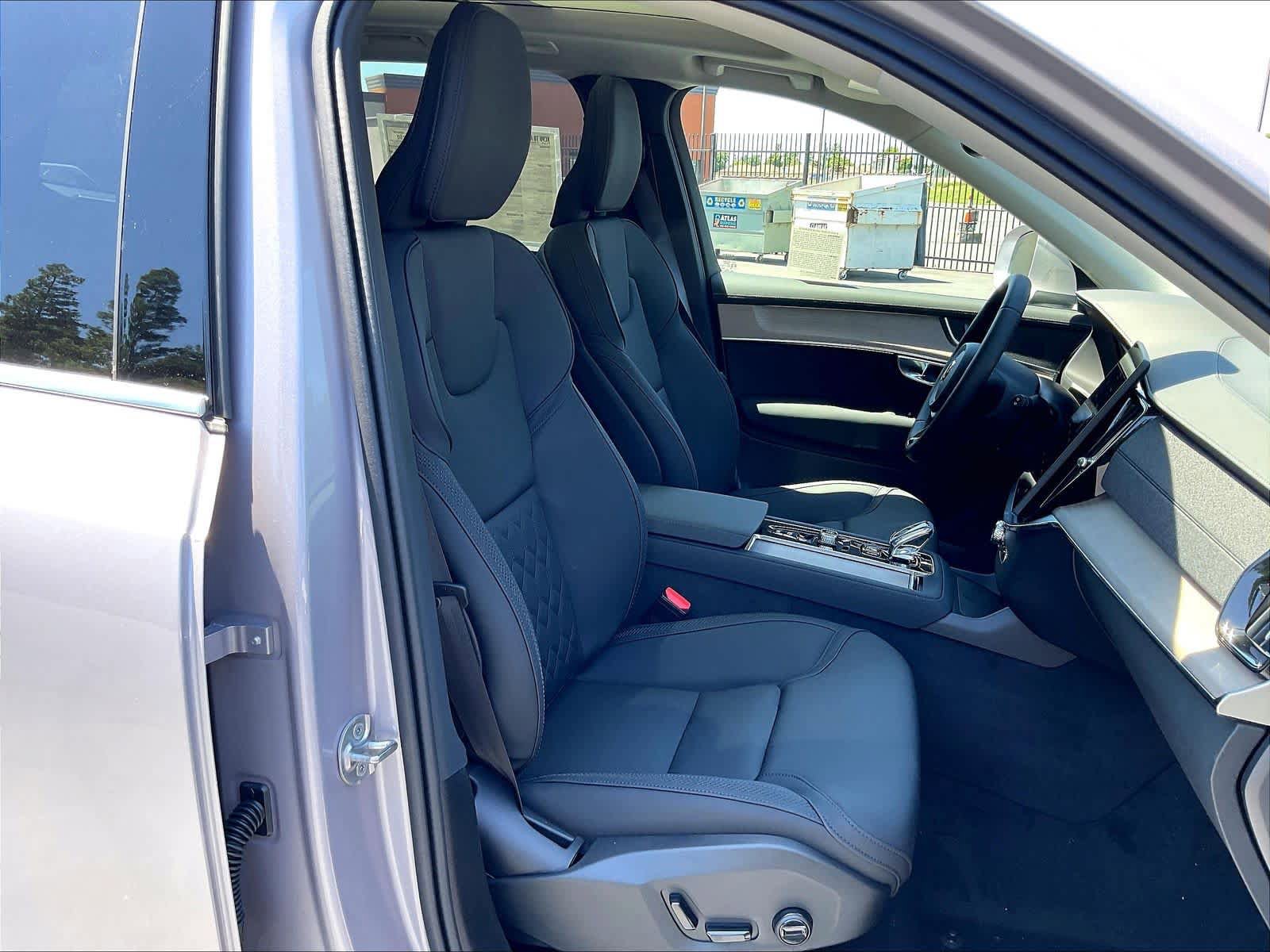 New 2026 Volvo XC90 T8 Plus w/ Protection Package AWD/4WD image 32