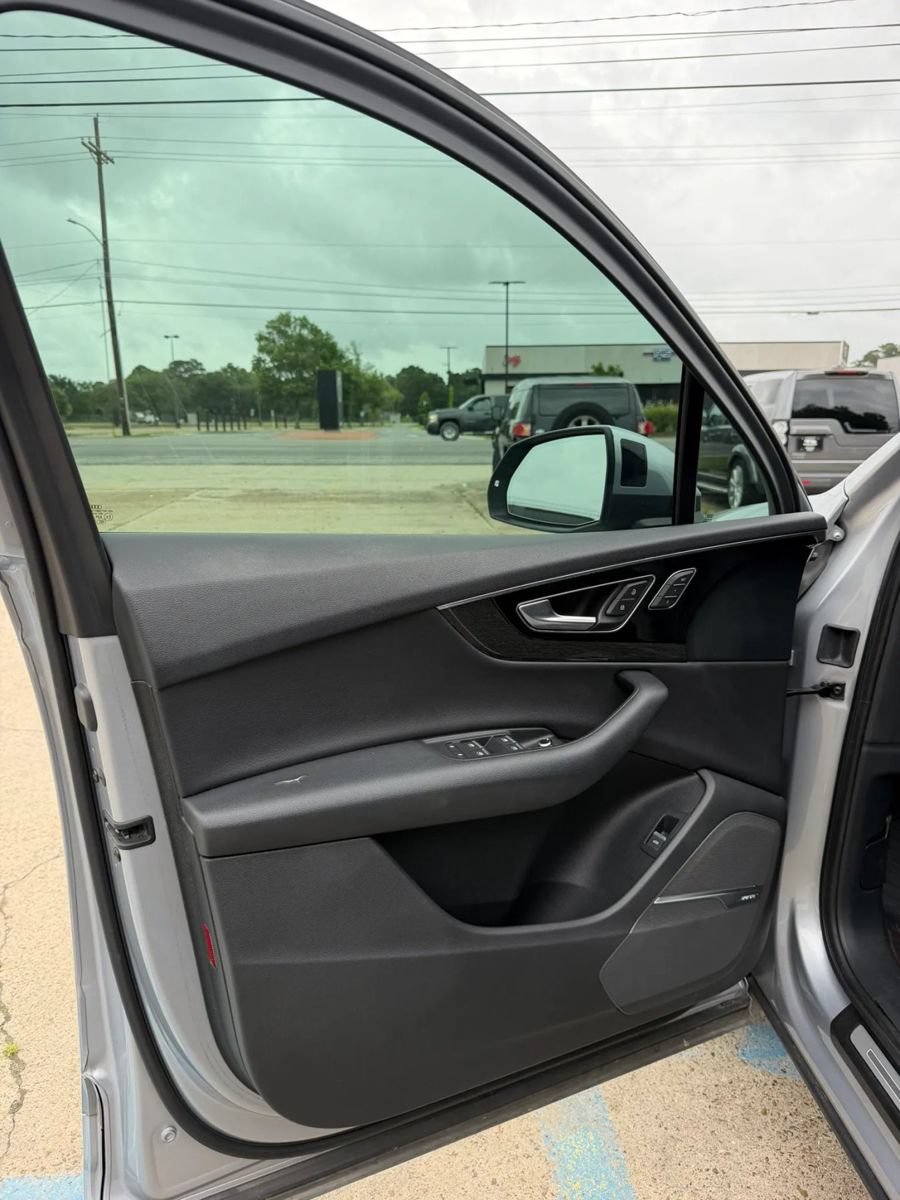 Used 2018 Audi Q7 3.0T Prestige AWD/4WD image 13