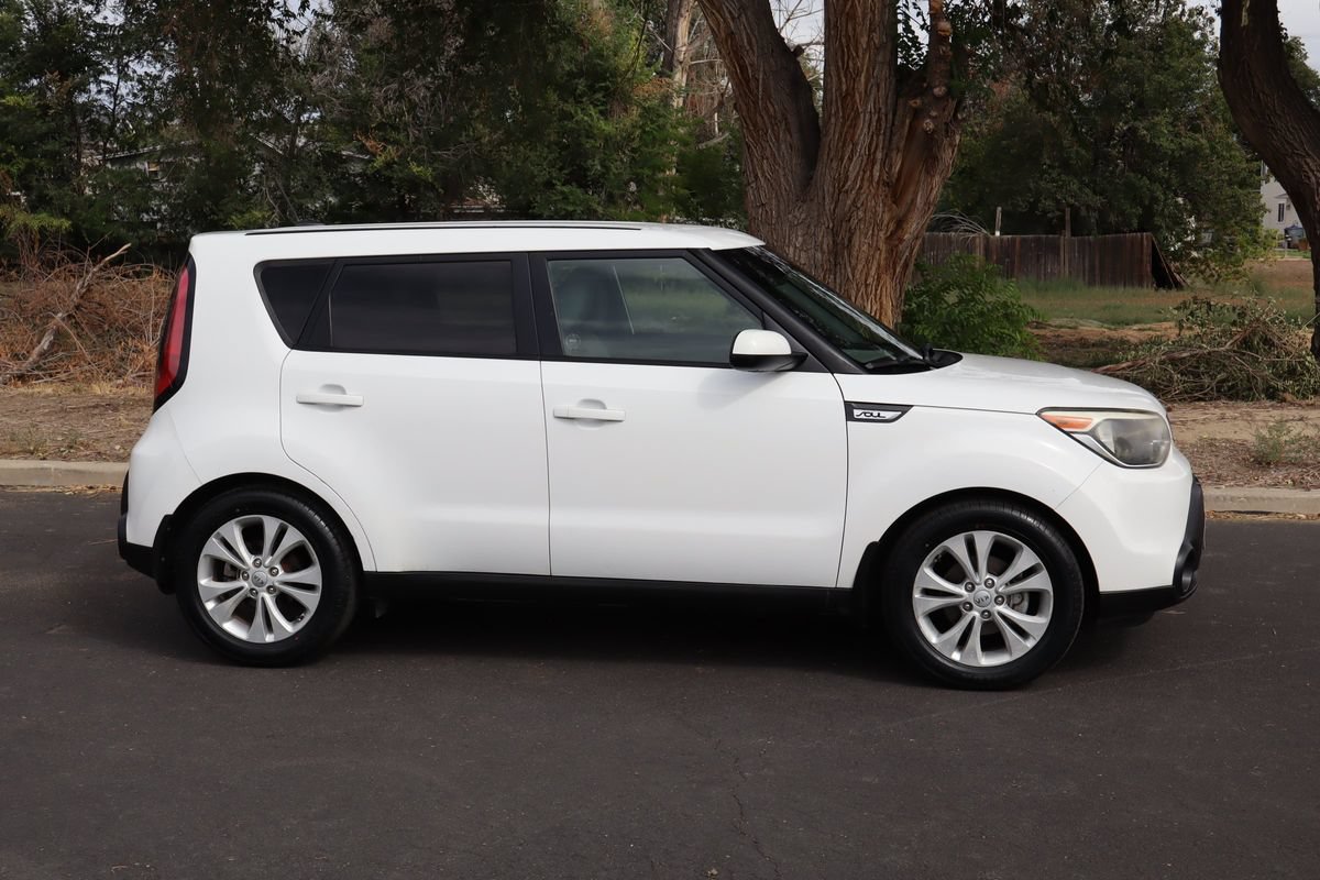 Used 2015 Kia Soul + FWD image 3