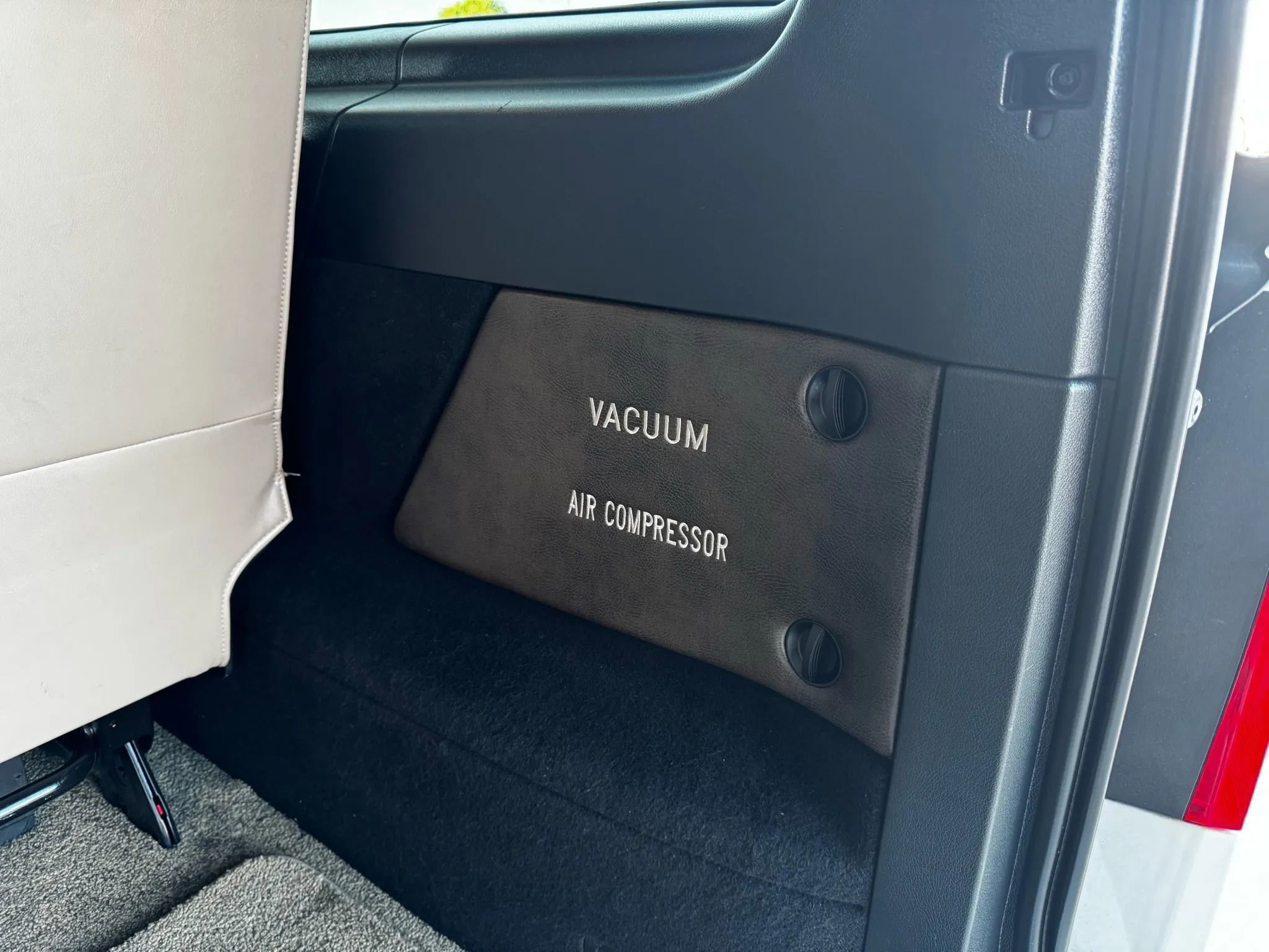 Used 2017 Mercedes-Benz Metris Passenger image 64