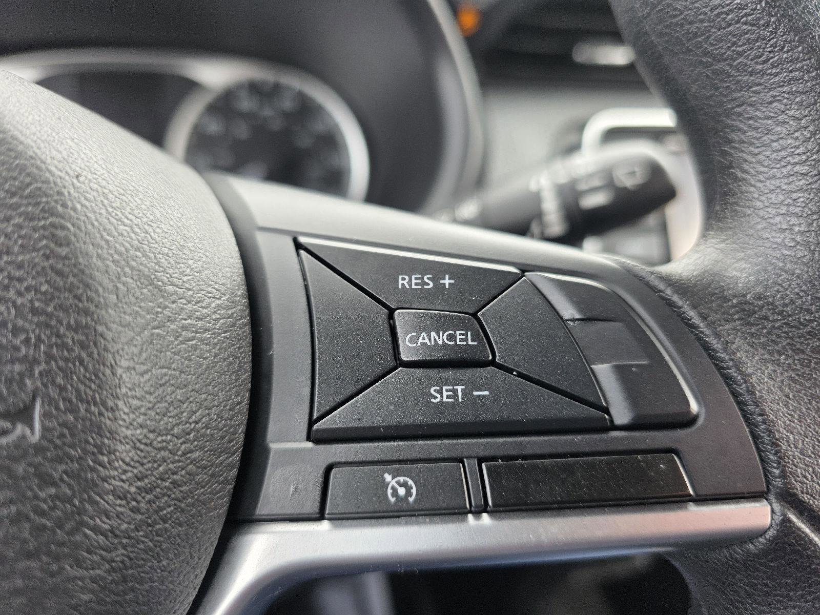 Used 2022 Nissan Kicks S image 13