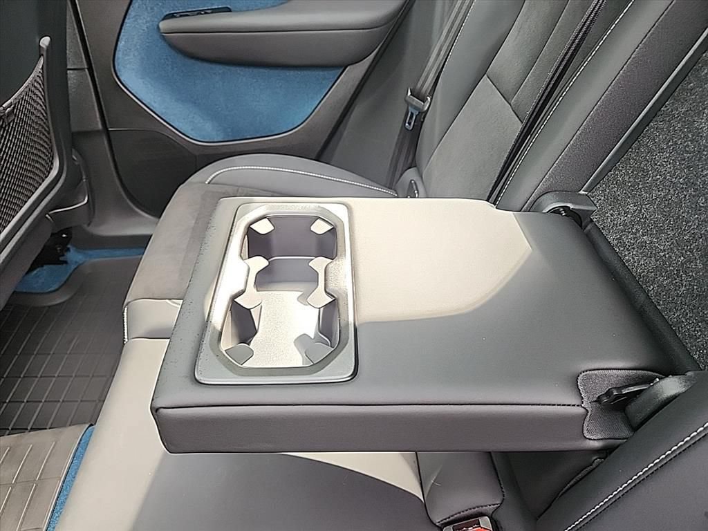 Certified 2023 Volvo XC40 Recharge Ultimate w/ Protection Package Premier AWD/4WD image 27