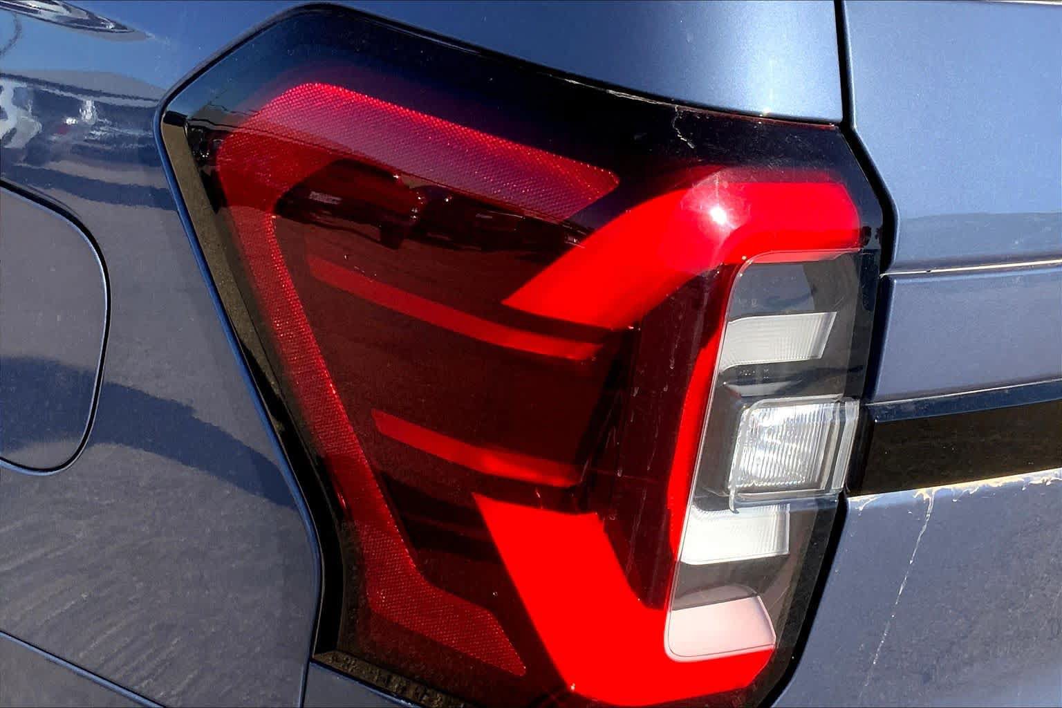 Used 2023 Ford Expedition Limited AWD/4WD image 29