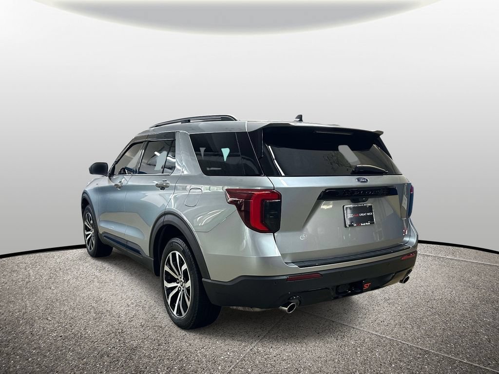 Used 2024 Ford Explorer ST-Line w/ Class IV Trailer Tow Package AWD/4WD image 8