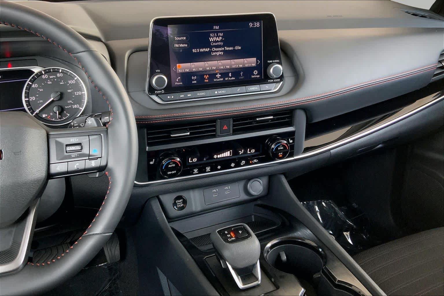 Used 2025 Nissan Rogue SV AWD/4WD image 7