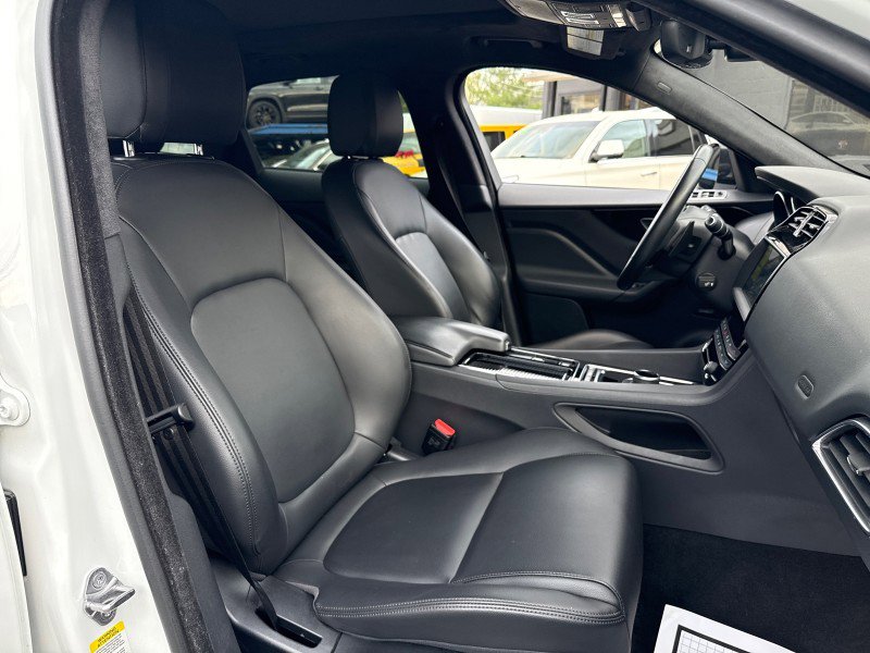 Used 2020 Jaguar F-PACE Premium image 28