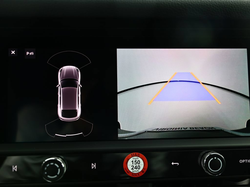 New 2026 Porsche Macan AWD/4WD image 38