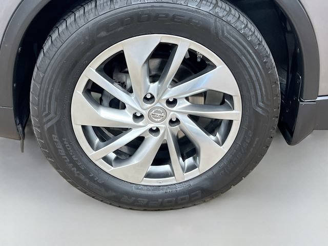 Used 2015 Nissan Rogue SL w/ SL Premium Package FWD image 33