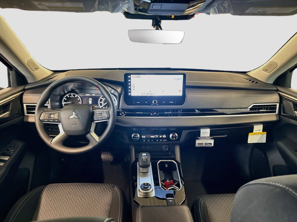 New 2026 Mitsubishi Outlander ES FWD image 23