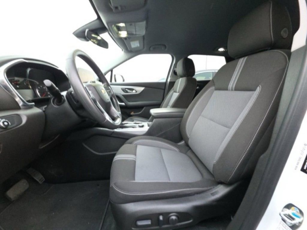 Used 2025 Chevrolet Blazer LT AWD/4WD image 9